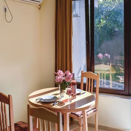 Апартаменты 0-bedroom In Sinemorets